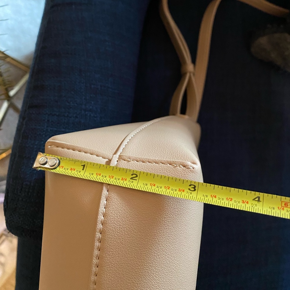 EUC Medium Samara shoulder bag/crossbody - Picture 9 of 11